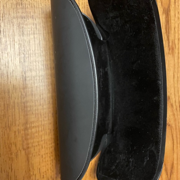 Armani Exchange glasses case - Picture 6 of 8